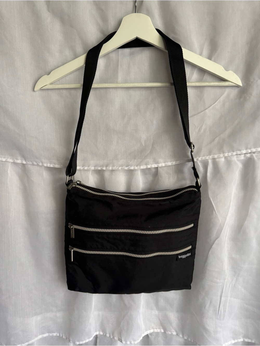 Baggallini Multi-Pocket Crossbody Bag